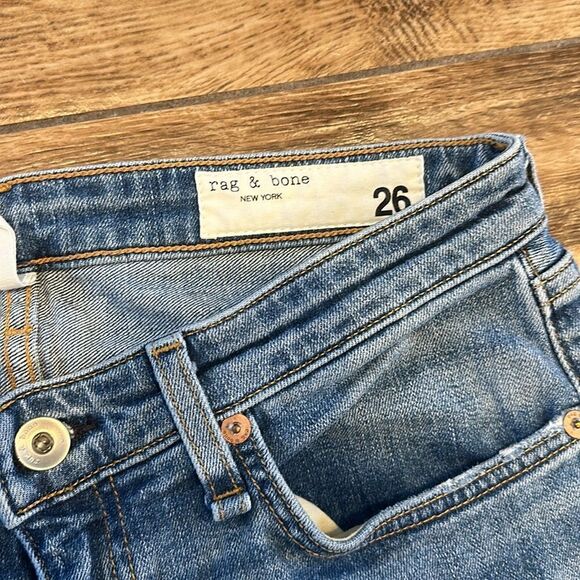 ✨ Rag’n’Bone DRE Low Rise Slim Boyfriend Jeans - Distressed Medium Wash, Size 26 - Picture 3 of 5